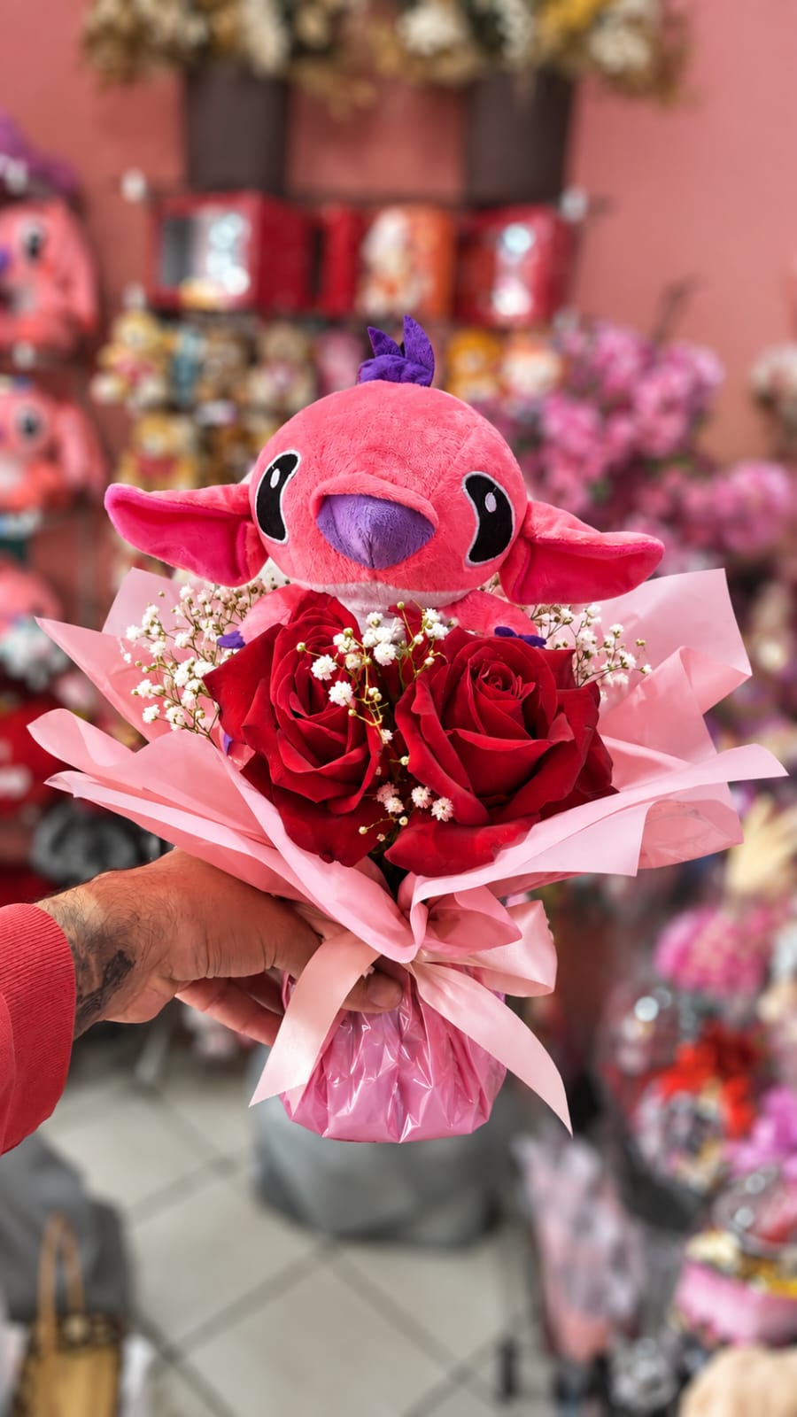 Buqu� com 2 Rosas + Lilo & Stitch